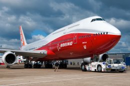 Boing-747-8 - самый длинный пассажирский самолёт в мире